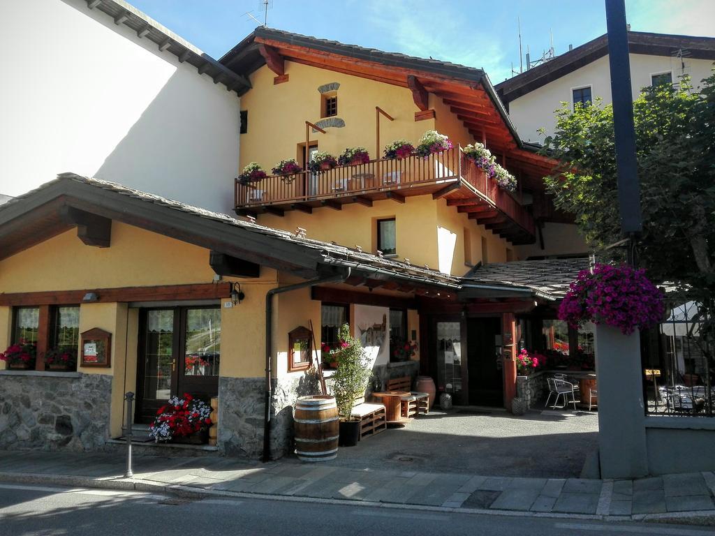 Hotel Coeur Du Village La Thuile Exterior photo